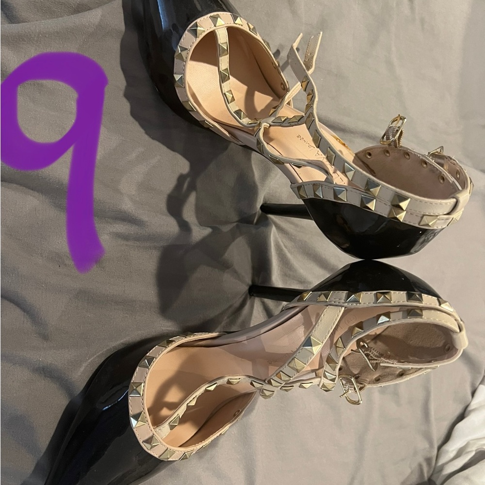 Size 9 black heels